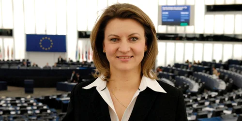 Adriana Ţicău