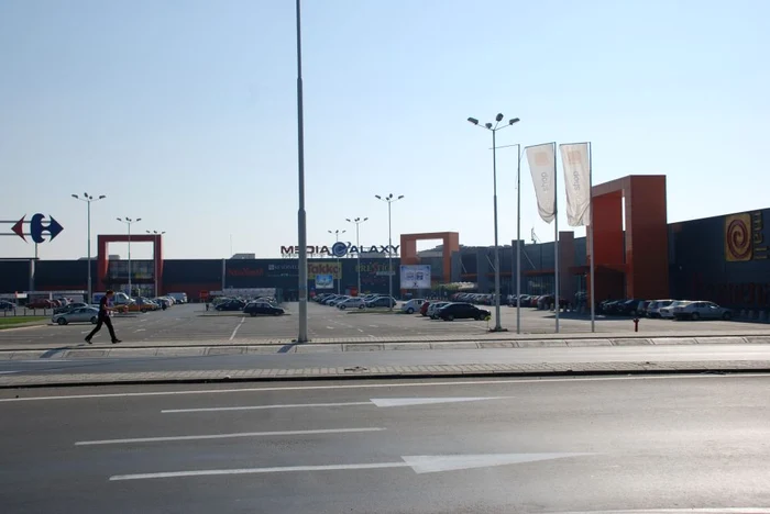 Carrefour are program prelungit înainte de Paşti