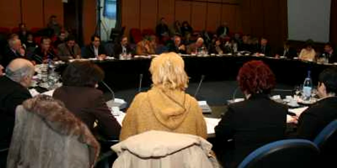 Autorităţile judeţene au decis alocarea sumelor pentru gospodăriile afectate de grindină