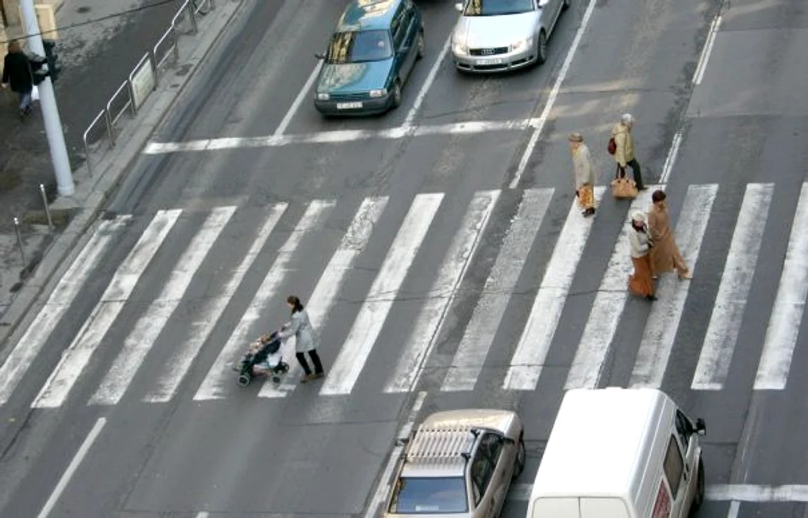 
    Accidentul s-a petrecut în apropierea unei treceri de pietoni de pe unul din cele mai aglomerate bulevarde ale Capitalei  