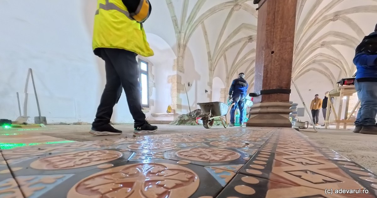 Restaurarea Sălii Cavalerilor la Castelul Corvinilor după 130 de ani: aceeași fabrică, aceleași traditii.