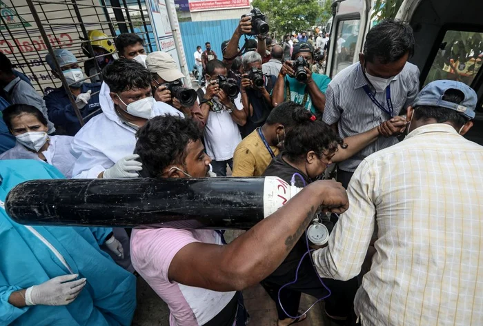 În India a crescut dramatic numărul infectărilor și cel al deceselor provocate de infecția cu noua tulpină indiană Covid-19Sursa foto: EPA/EFE