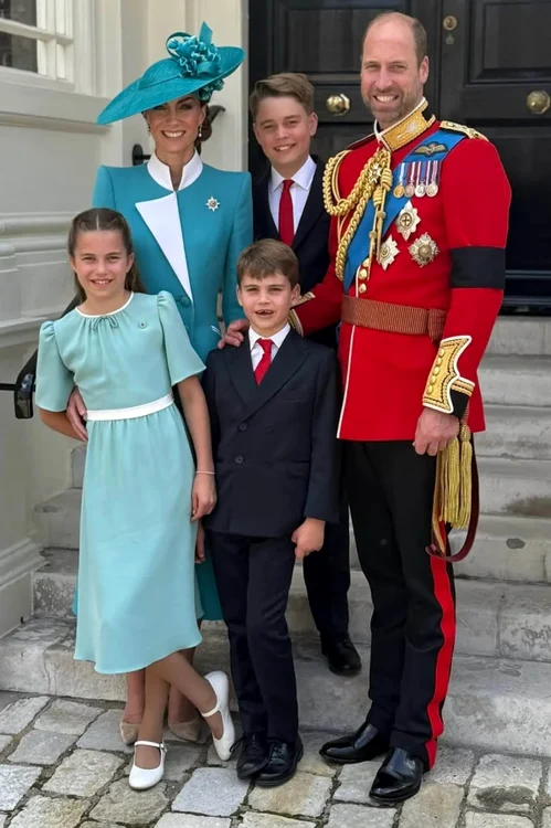 Kate Middleton, Prințul William, Prințul George, Prințesa Charlotte și Prințul Louis Foto Instagram jpg