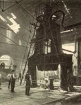 Uzinele metalurgice Reșița, în perioada interbelică. Interiorul forjeriei (© iMAGO Romaniae)