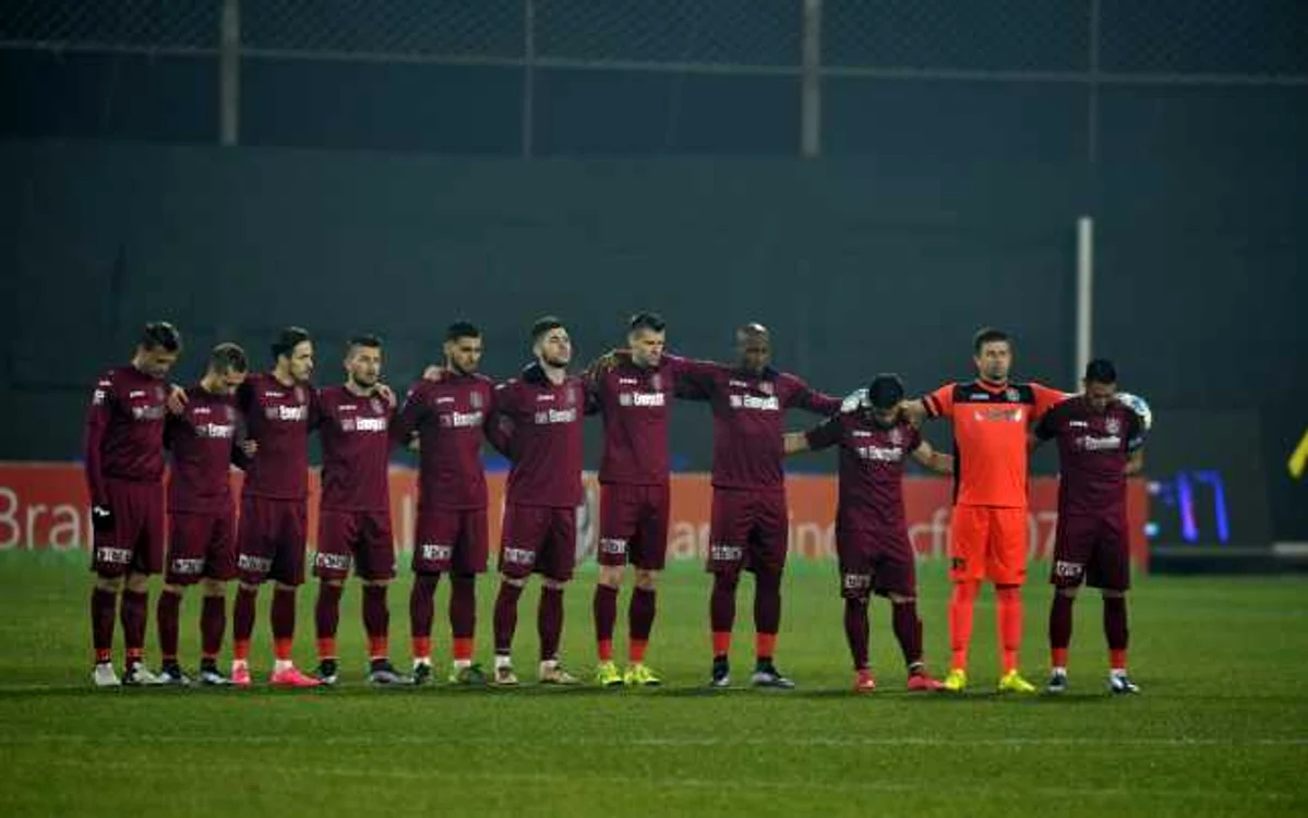 Punctele câştigate pe teren de fotbaliştii clujeni sunt pierdute la comisii din cauza incompetenţei conducerii. FOTO: Mediafax