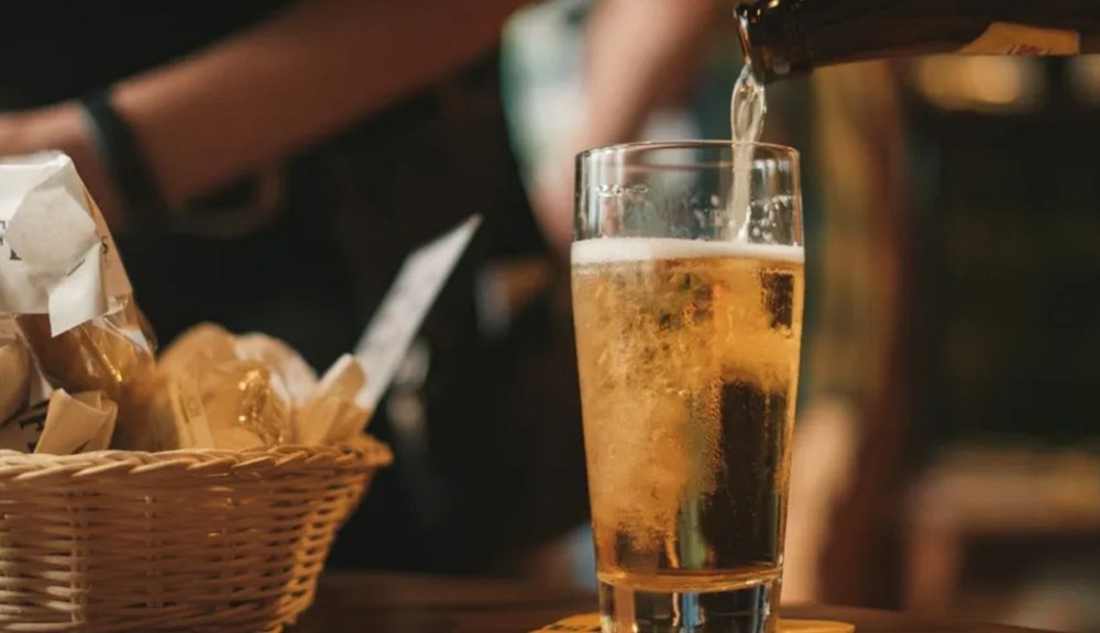 Berea fără alcool are de fapt alcool. Medic legist. „Sigur, nu te alegi cu o infracțiune, dar rămâi fără permis”