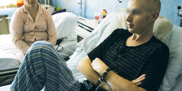Peste 100 de buzoieni sunt infectaţi cu virusul HIV 