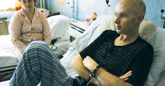 Peste 100 de buzoieni sunt infectaţi cu virusul HIV