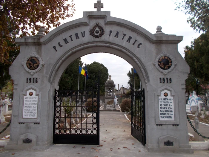 calarasi cimitirul eroilor calarasi foto I.S.