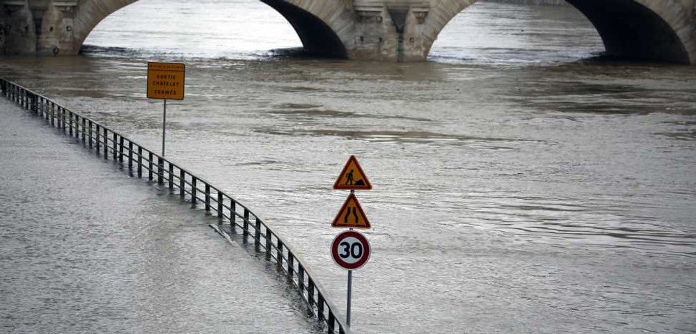 MAE a emis o atenționare de călătorie pentru românii care vor să meargă în Franța. Ce pericole au anunțat autoritățile franceze