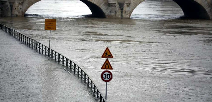 Franța a mai fost afectată de inundații. FOTO AP
