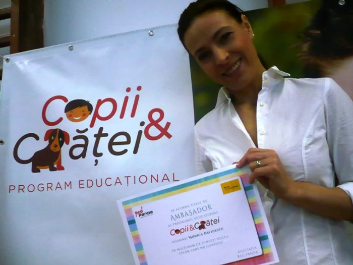 Monica Davidescu este ambasadoarea programului "Copii şi Căţei"