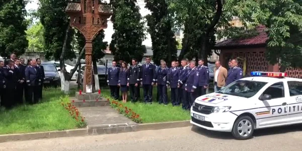 5cf51b9c445219c57e63a0f6 jpg