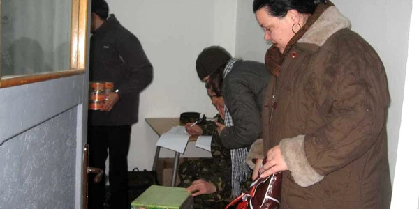 Pachetele pentru sinistraţi sunt adunate la Unitatea Militară