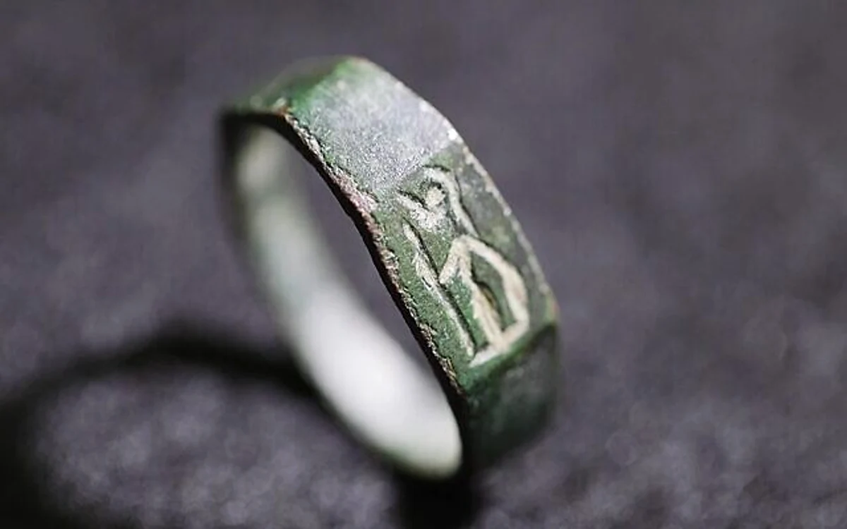 Inelul are o vechime de 1800 de ani FOTO: Israel Antiquities Authority