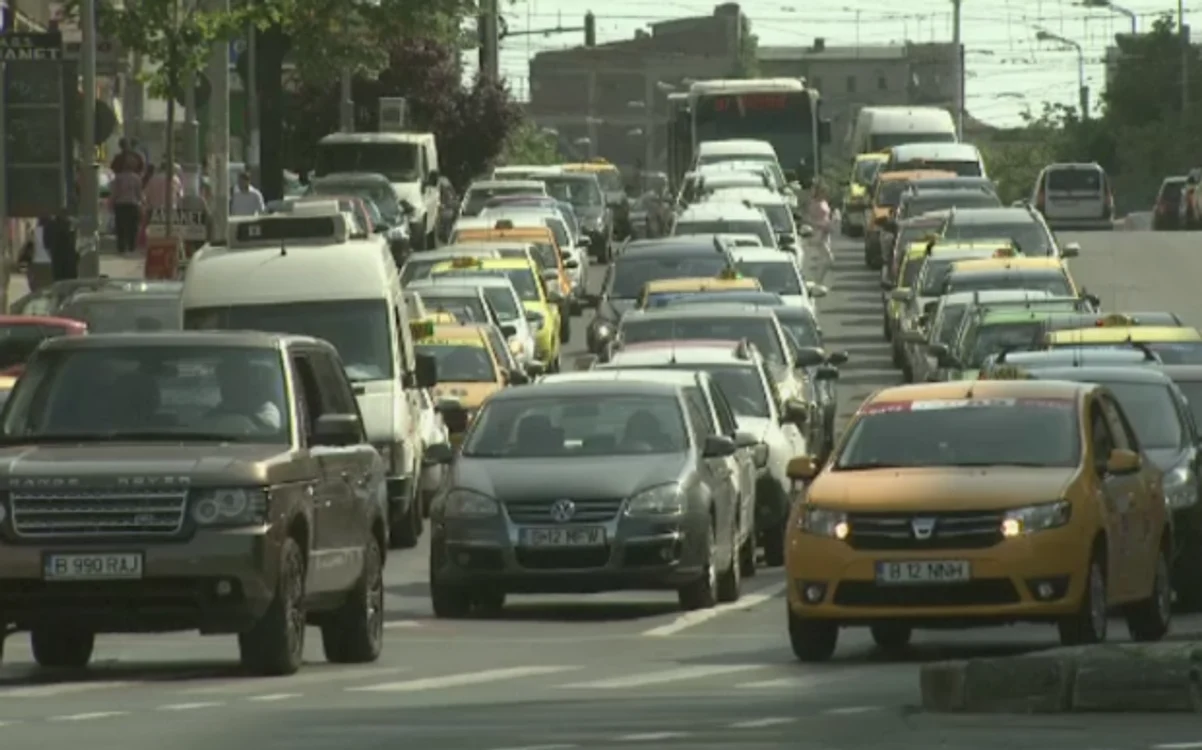 
    În Capitală, se circulă bară la bară  