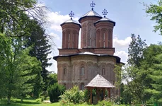 Mănăstirea Snagov, lăcașul de cult care adăpostește piatra de mormânt a domnitorului Vlad Țepeș / FOTO  jpeg