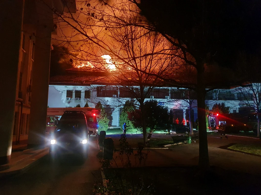 Incendiu Judecătoria Cornetu   Foto ISU (1) jpeg