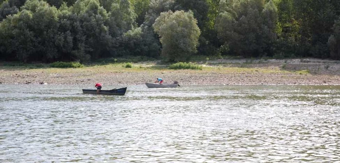 Razie pe Dunăre pentru prevenirea pescuitului ilegal FOTO Adevărul