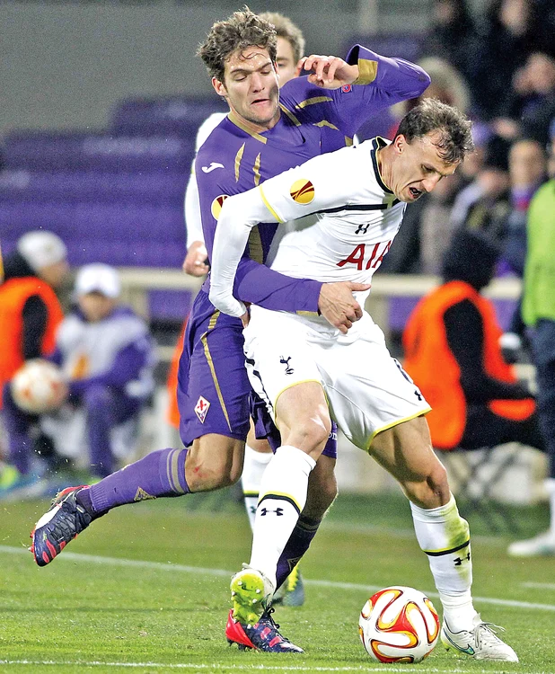 
    Vlad Chiricheş  a ajuns la  Tottenham  în 2013  