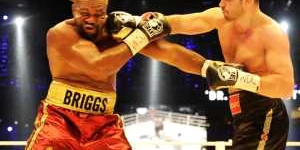 Vitali Klitschko l-a năucit pe Shannon Briggs, dar acesta nu a căzut