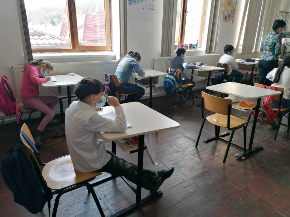 La Şcoala Gimnazială nr. 1 Slatina se fac ore remediale şi în afara programului susţinut de minister FOTO: Alina Mitran
