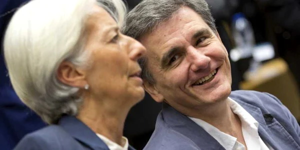Ministrul grec deFinanţe Euclid Tsakalotos alături de Christine Lagarde FMI FOTO AP 