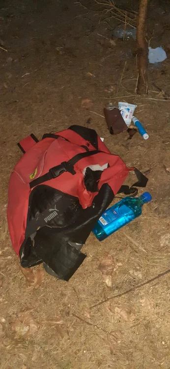 Așa arată rucsacul abandonat de ursoaică
