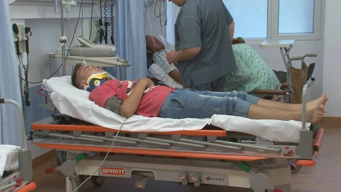 Elevul agresat a fost internat la spital