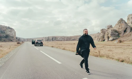 1 smiley purtat de vant 2 jpg jpeg