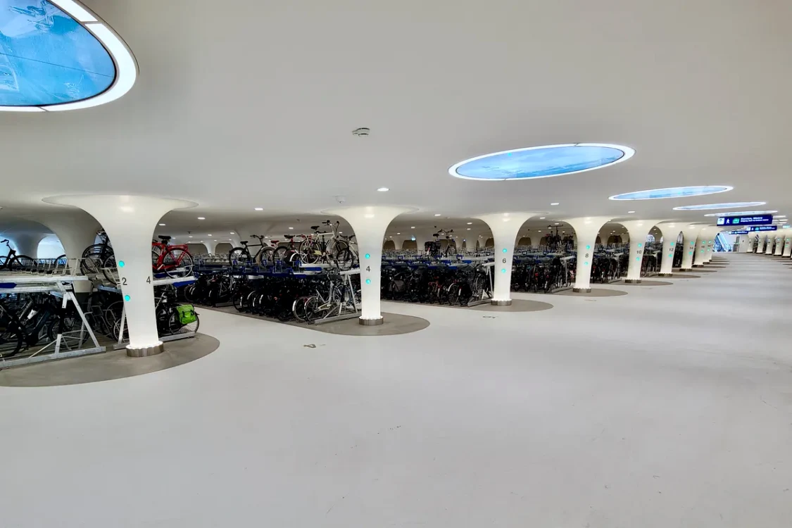 Parcare subacvatică pentru biciclete deschisă la Amsterdam, FOTO: Profimedia