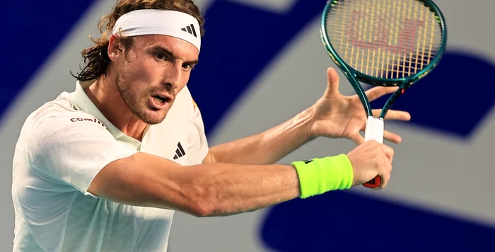 Stefanos Tsitsipas are un rever cu o singură mână