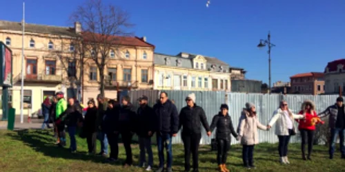 Protest lanţ uman la şantierul de la Lupoaică - distrugere vestigii arheologice Constanţa Foto Sînziana Ionescu