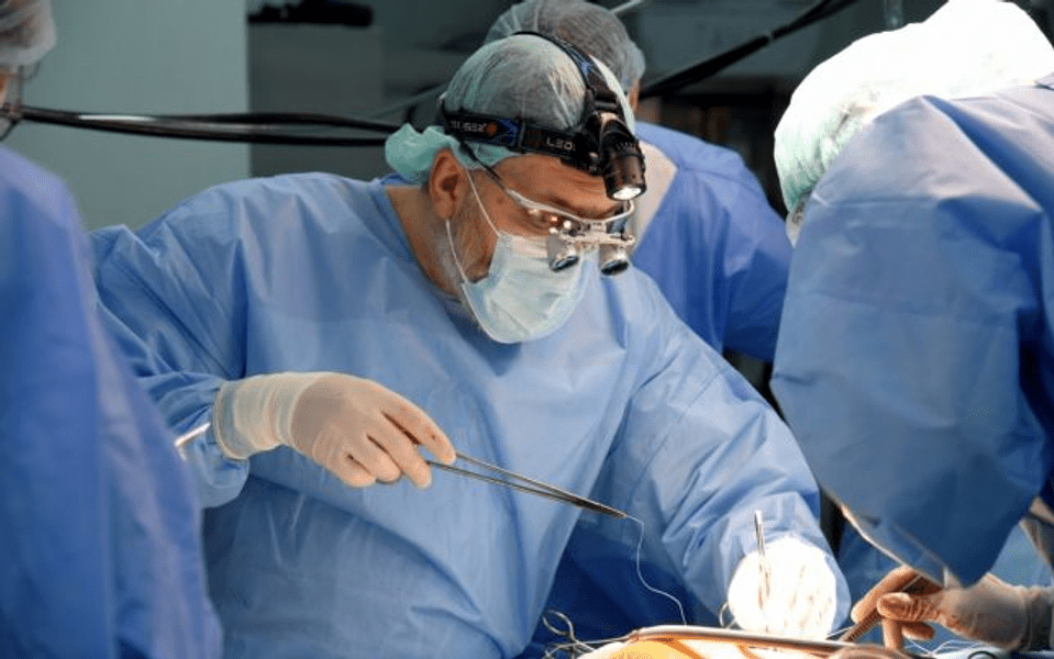 INTERVIU Dr. Stanislav Rurac, chirurg SANADOR: „Chirurgia cardiovasculară minim invazivă reduce semnificativ riscul complicațiilor“