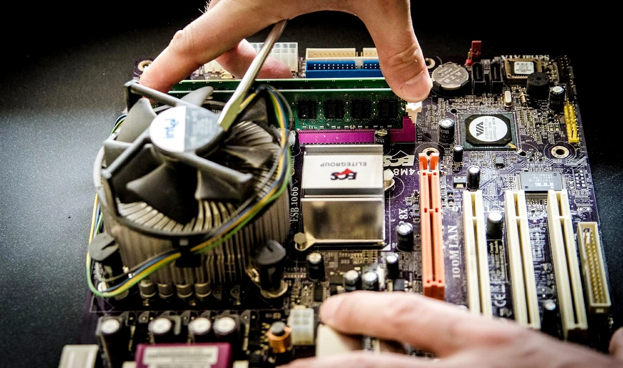 Companiile străine generează trei sferturi din veniturile industriei de IT