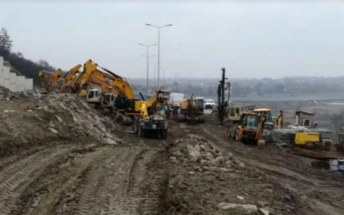 Muncitorii s-au întors pe şantier. FOTO: DRDP Timişoara.