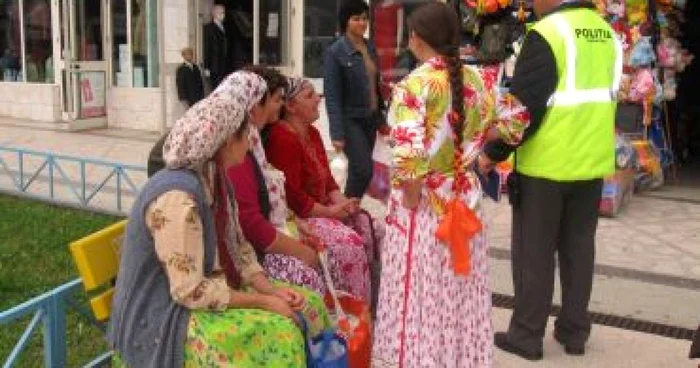 Târgu-Jiu: Un grup de cerşetori, săltat de poliţişti