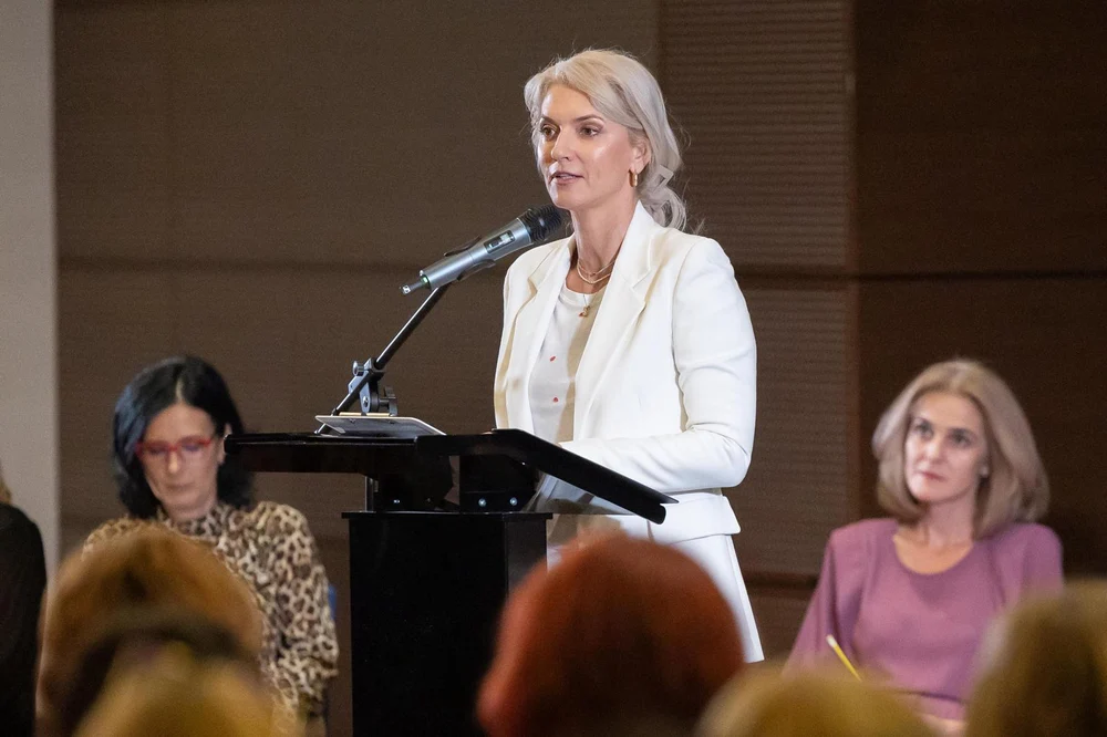 Record de semnături în Parlament: Alina Gorghiu conduce Comisia specială „România fără violență”