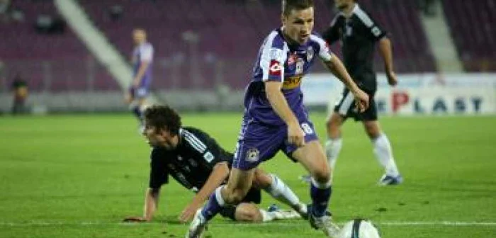 Timişoara: Fotbaliştii de la "Poli" vor să se reabiliteze pe Argeş