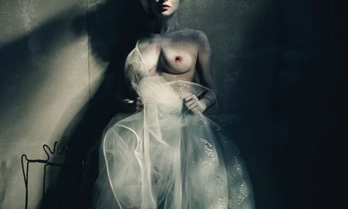 kate moss couture 2 jpeg