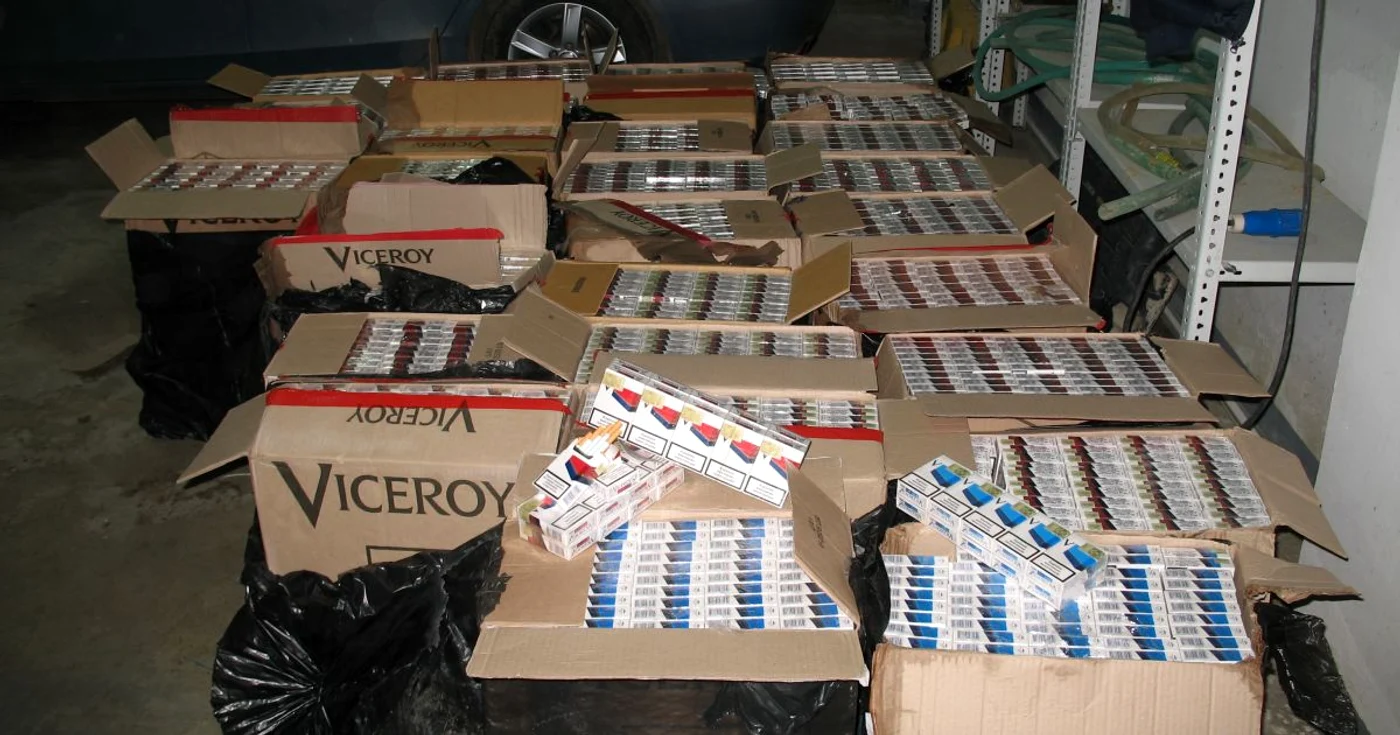 Poliţiştii au confiscat peste 8.700 de pachete cu ţigări de contrabandă