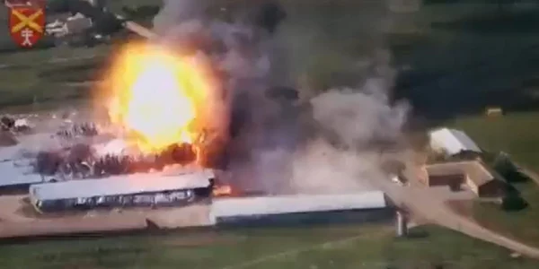 Depozit de munitie rus bombardat