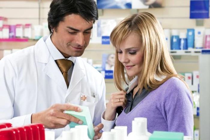 Antibioticele și somniferele se numumără printre medicamentele care se eliberează doar cu rețetăclicksanatate.ro