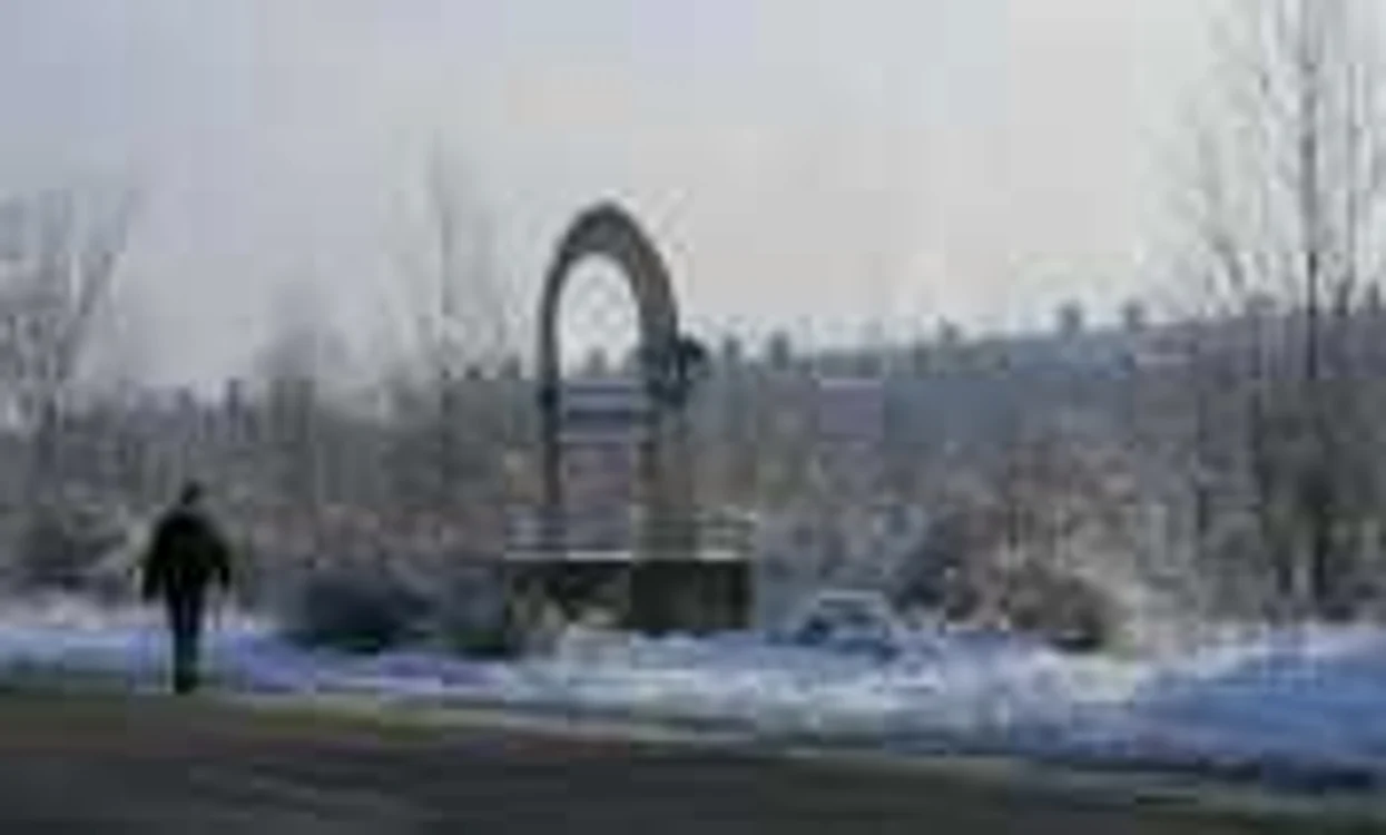 Fabrica de rulmenţi este chiar la intrarea în oraş