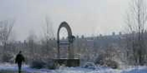 Fabrica de rulmenţi este chiar la intrarea în oraş