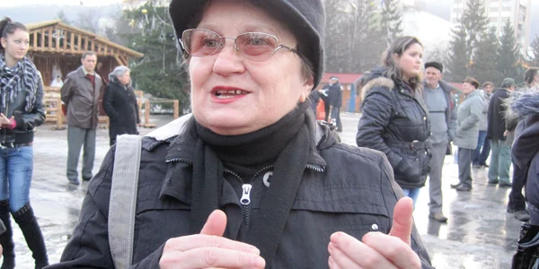 Explicatie foto: Ana Rusu, a fost alături şi după 21 de ani de revoluţionarii reşiţeni