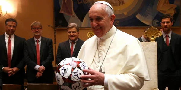 papa francisc fotbal getty jpg