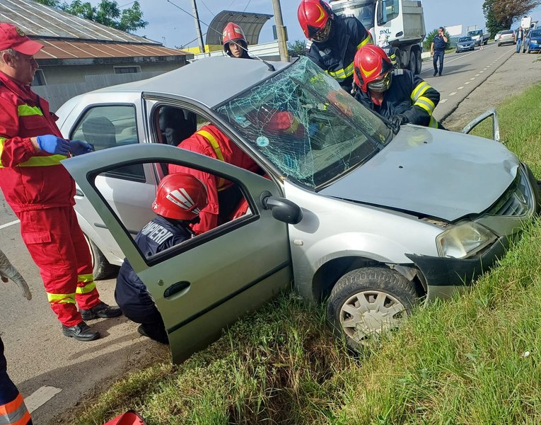 Accident mortal pe DN 15D, în județul Neamț. Traficul rutier este blocat