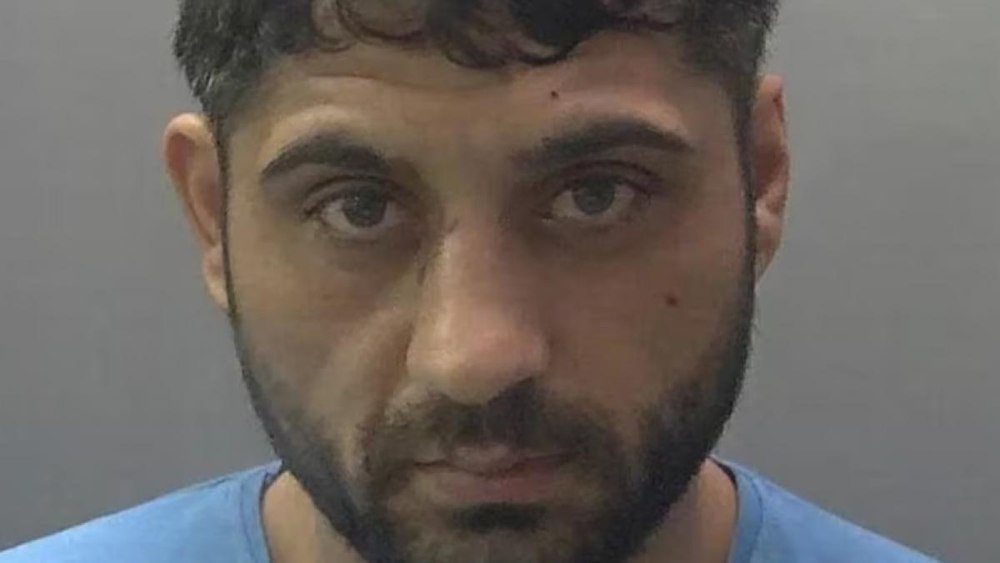 Cine este românul condamnat după ce a lovit cu piciorul în cap o fetiță, pe o stradă din Marea Britanie: „Un om foarte periculos”