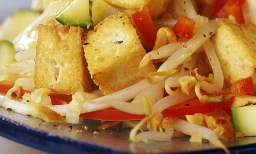 salata calda tofu legume jpeg